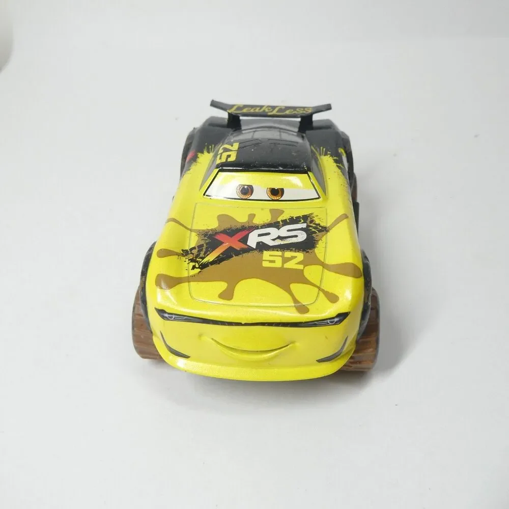 Pixar Cars Lot - Tow Mater Tow Truck & XRS Mud Racing George